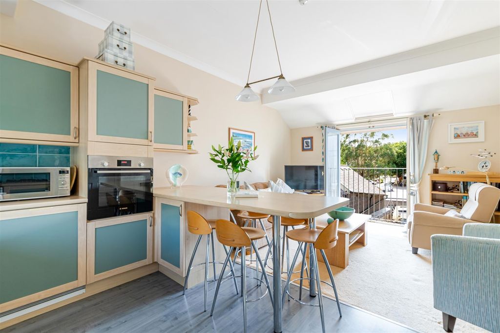 Property photo 2 of 15 A09 - 14 Malt Mill, Ebrington Street, Kingsbridge