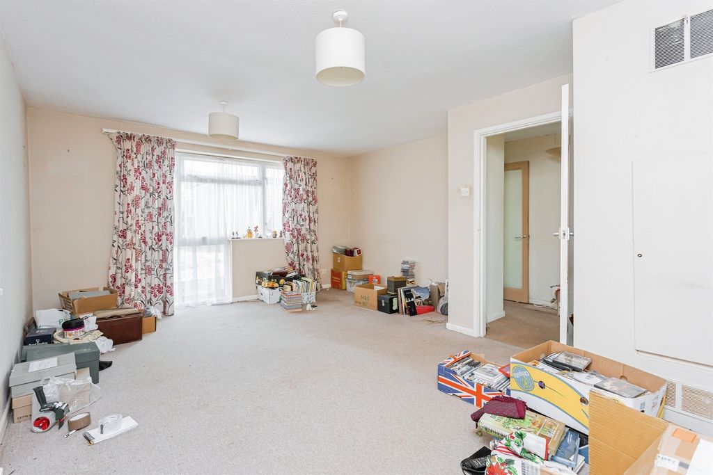 Property photo 3 of 17