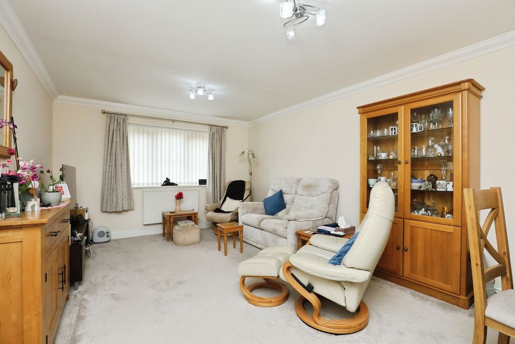 Property photo 3 of 17