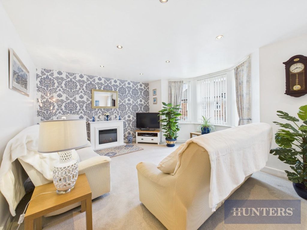 Property photo 2 of 16 Cam05316G0-Pr0054-Still016.Jpg