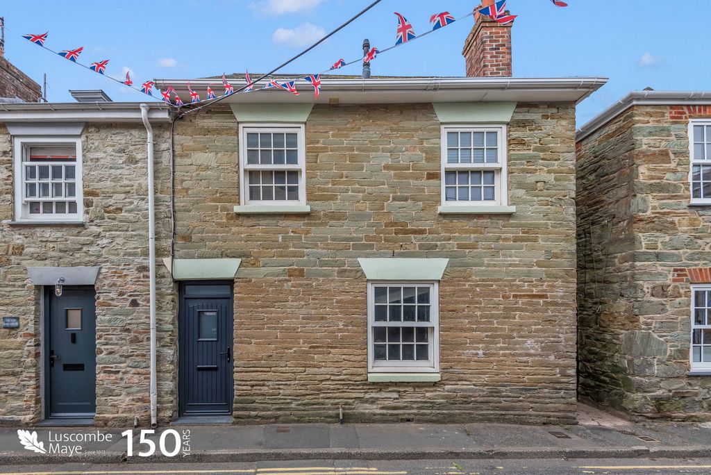 Property photo 1 of 9