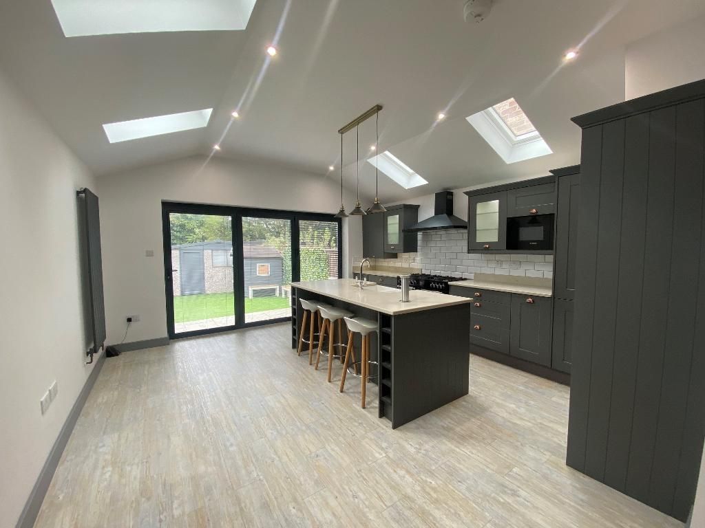 Property photo 2 of 14 Dining Kitchen