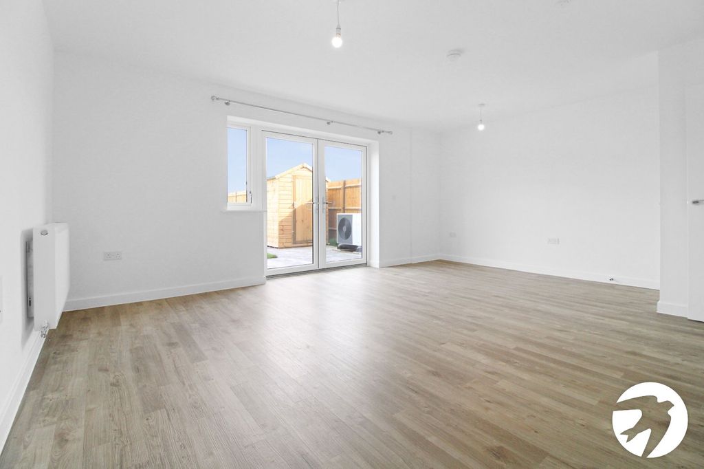 Property photo 2 of 10 Picture No. 05