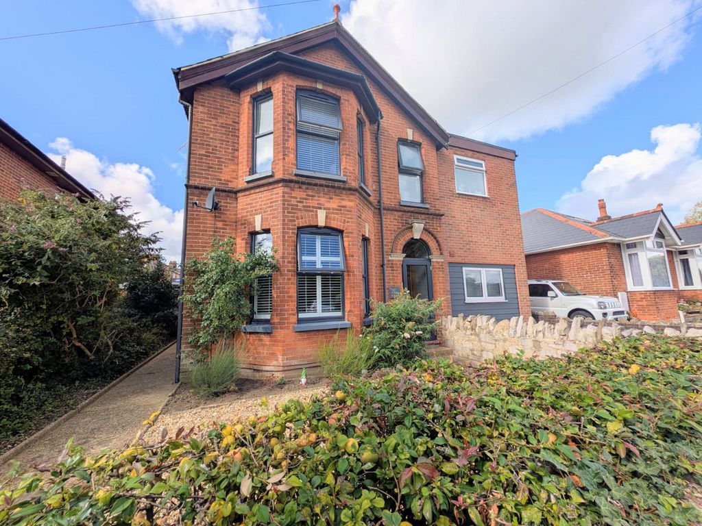Property photo 1 of 19