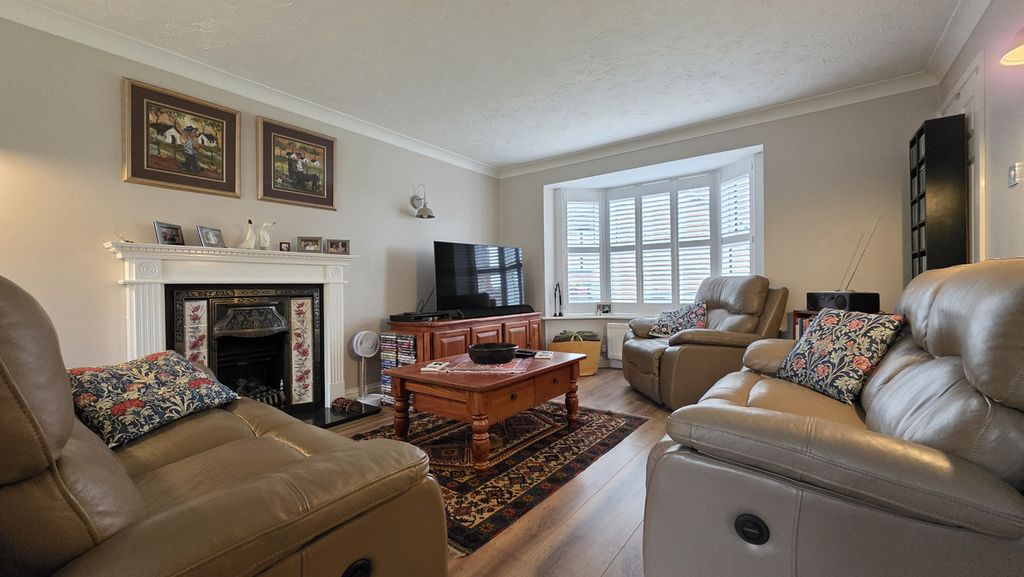 Property photo 3 of 31