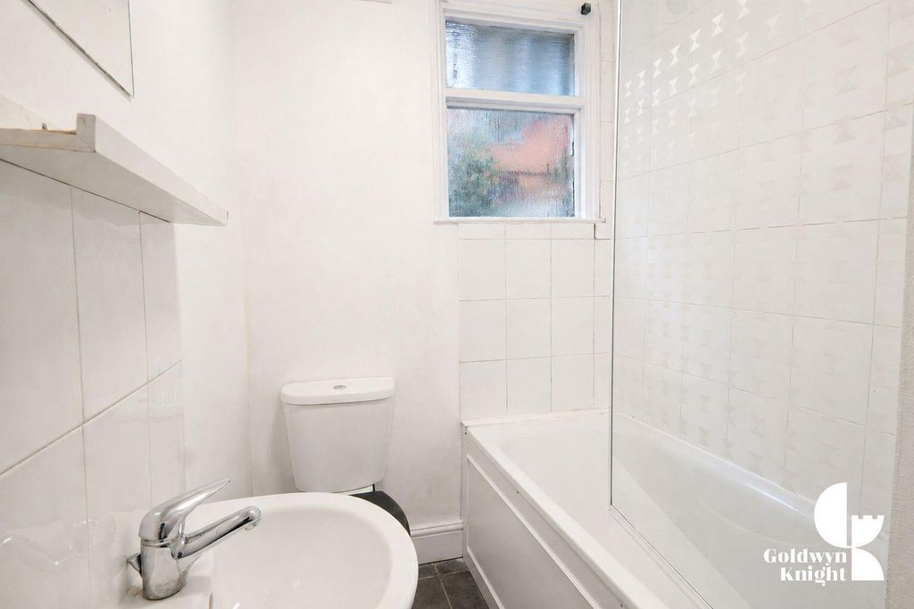 Property photo 2 of 3 Bathroom