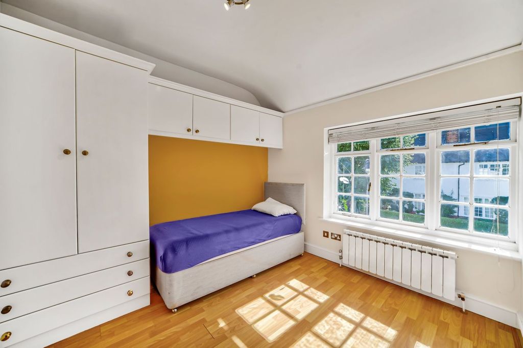 Property photo 3 of 25 Picture No. 05