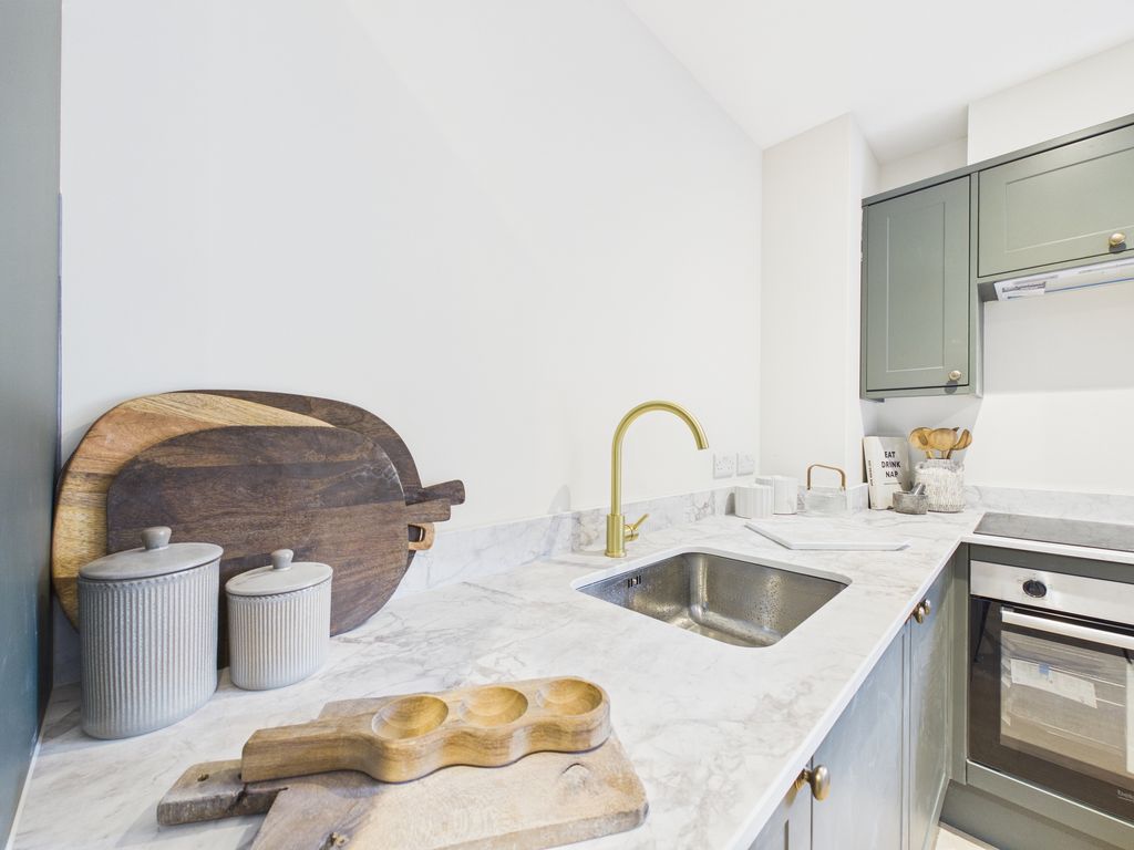 Property photo 1 of 9 Cam03519G0-Pr0461-Still003