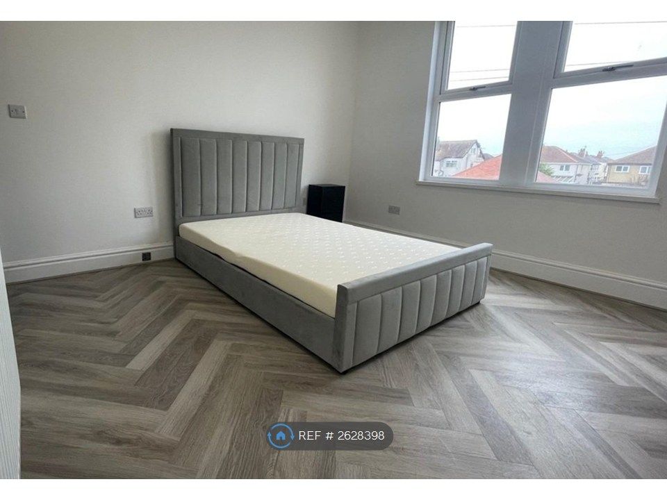 Property photo 3 of 5 Bedroom 1