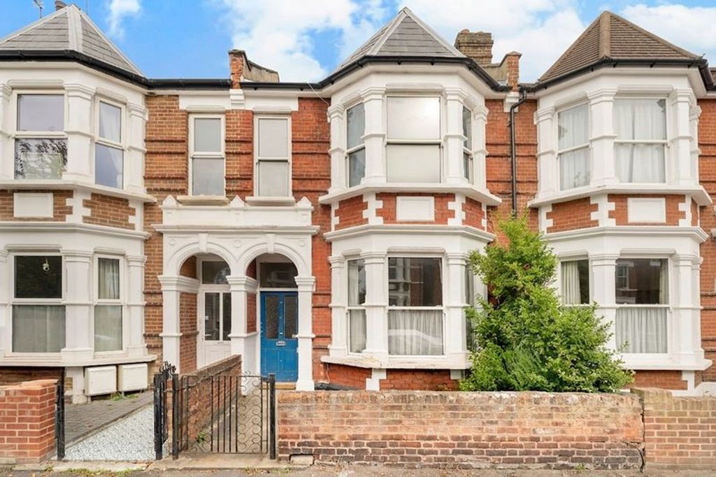 Property photo 1 of 17