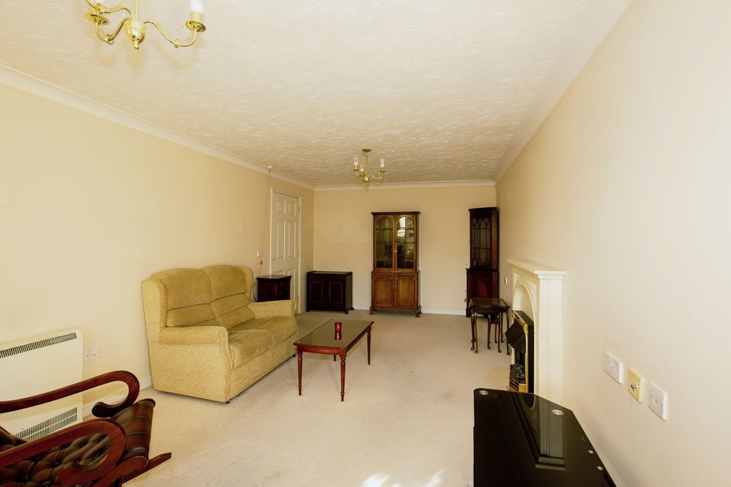 Property photo 2 of 14 Lounge