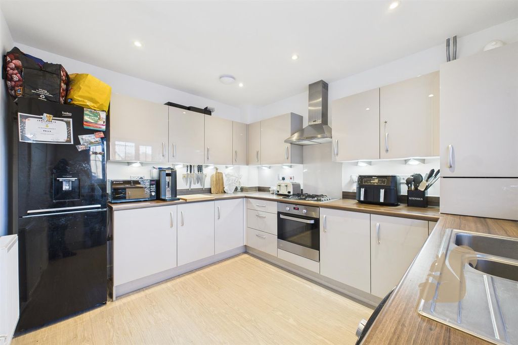 Property photo 2 of 14 Kirchen