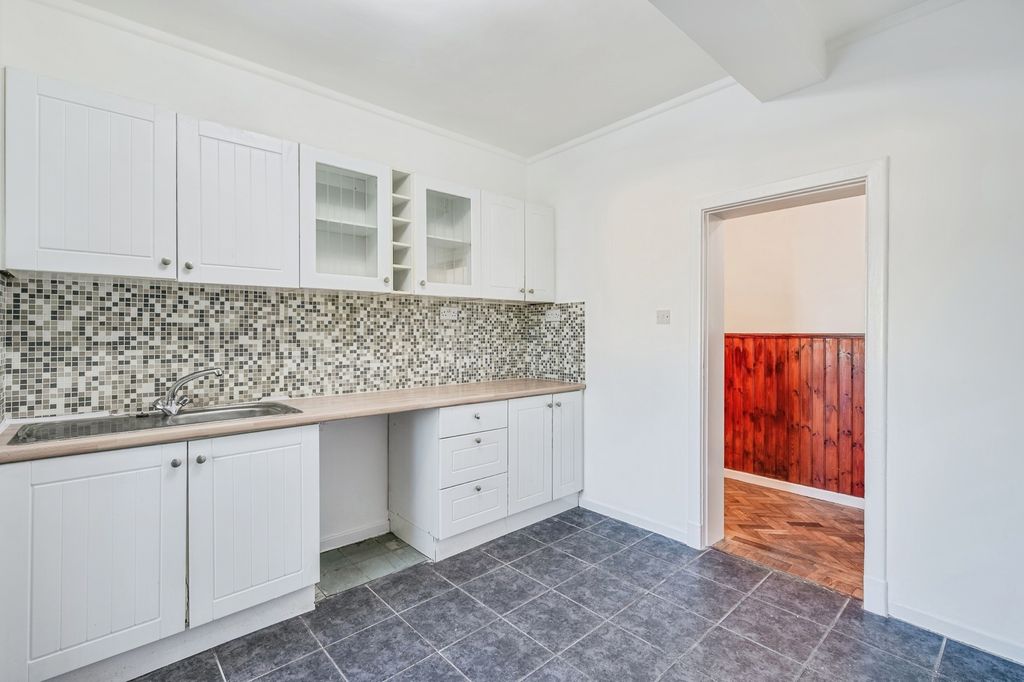 Property photo 2 of 13 Photo