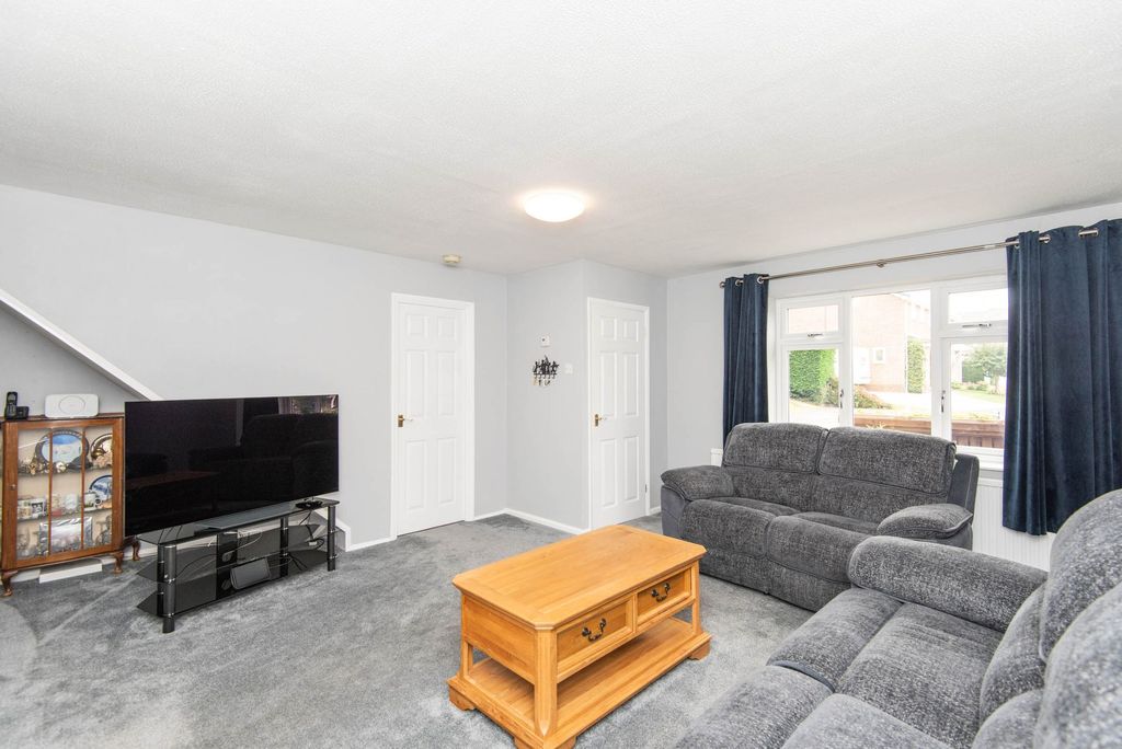 Property photo 2 of 23