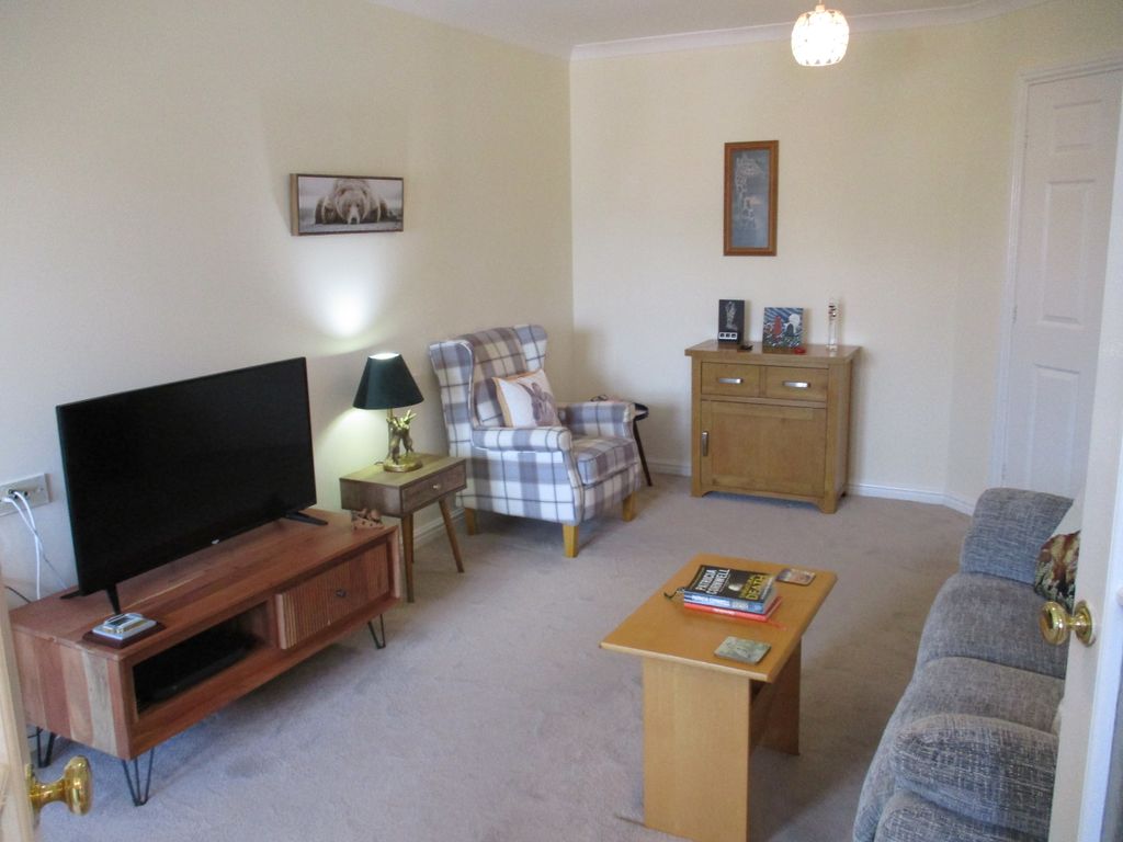 Property photo 3 of 12