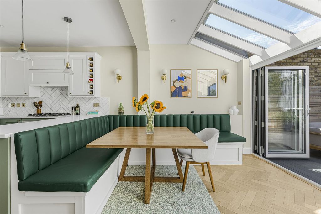 Property photo 2 of 12 Dining