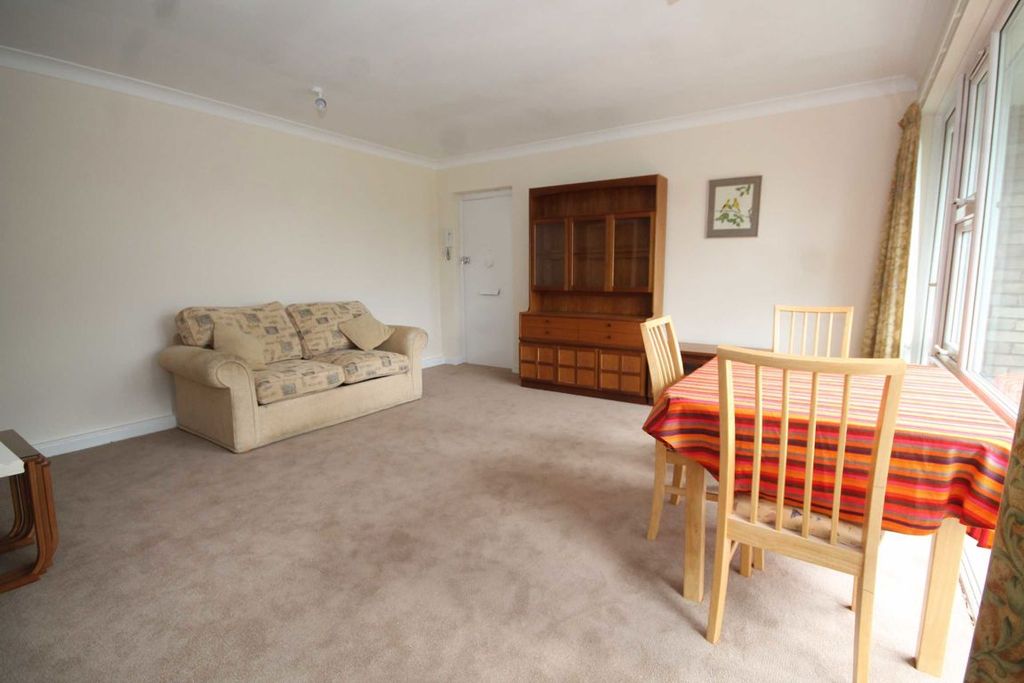 Property photo 2 of 3