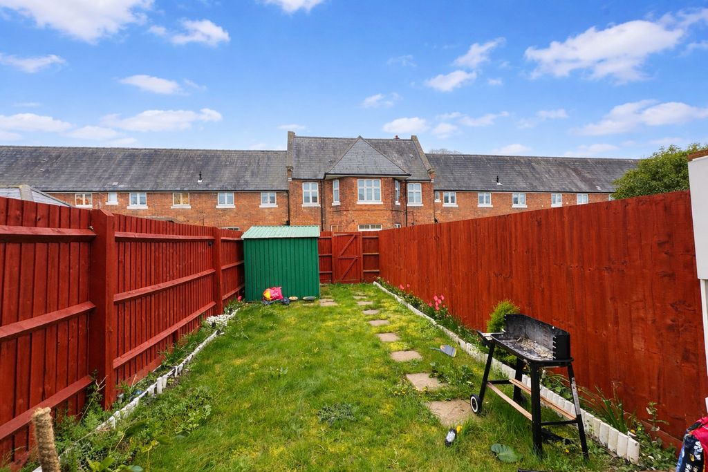 Property photo 2 of 9 Garden