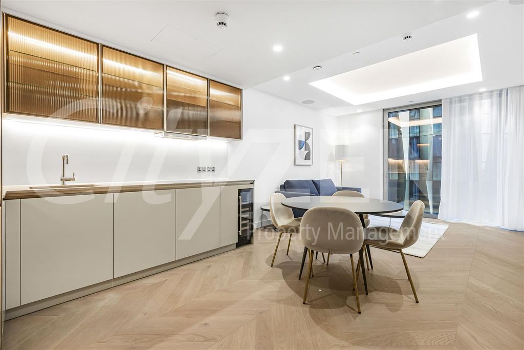 Property photo 3 of 19 Kitchen/Reception Room