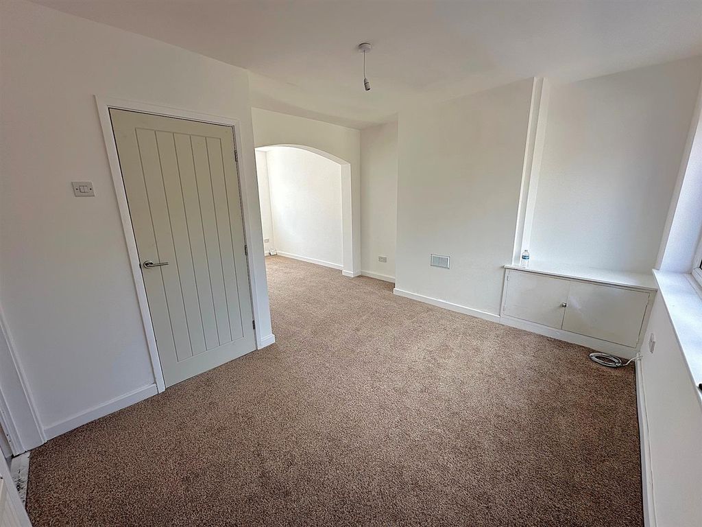 Property photo 3 of 18 77.Jpg