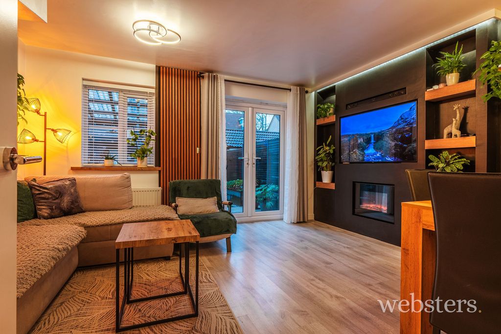 Property photo 2 of 18