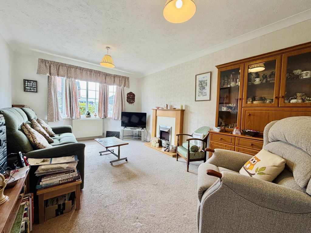 Property photo 3 of 12