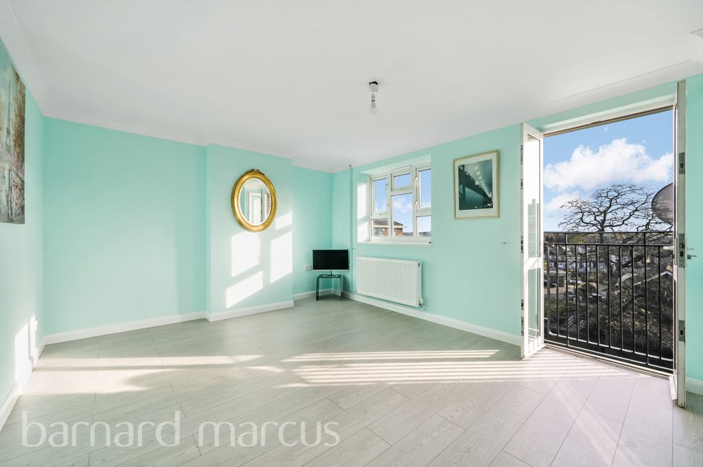 Property photo 3 of 8 Living Room