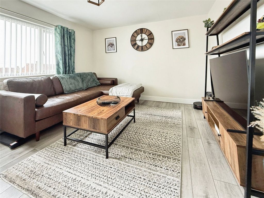Property photo 3 of 13 Picture No. 12