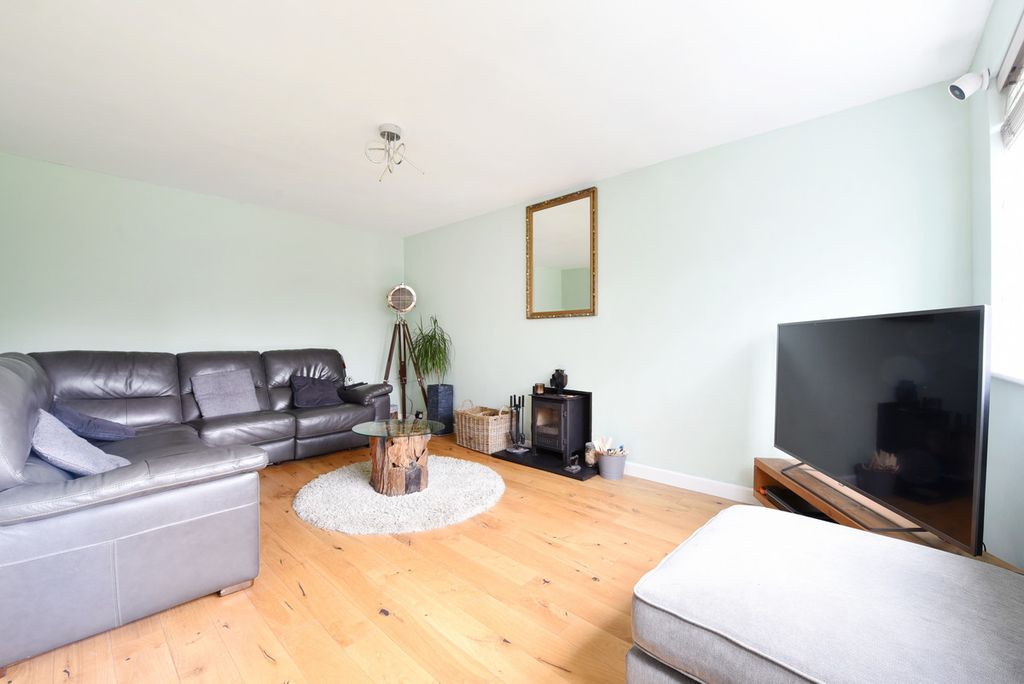 Property photo 2 of 24