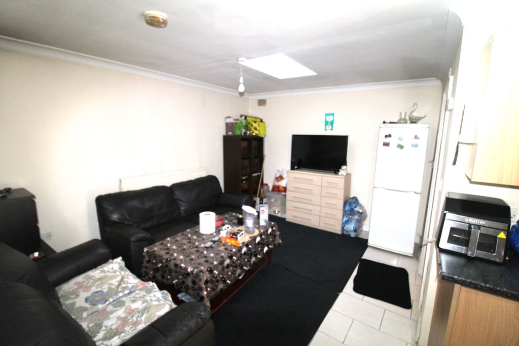 Property photo 2 of 6