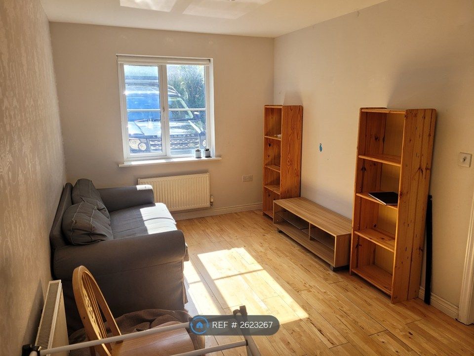 Property photo 3 of 17 Sitting Room