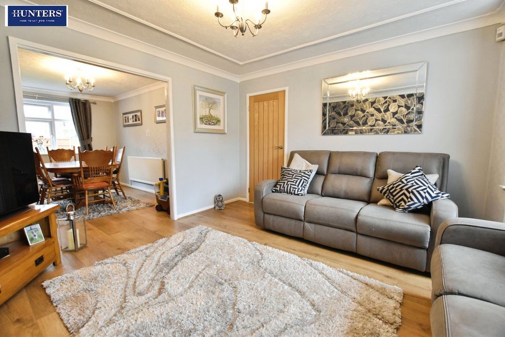 Property photo 3 of 19 Living Room