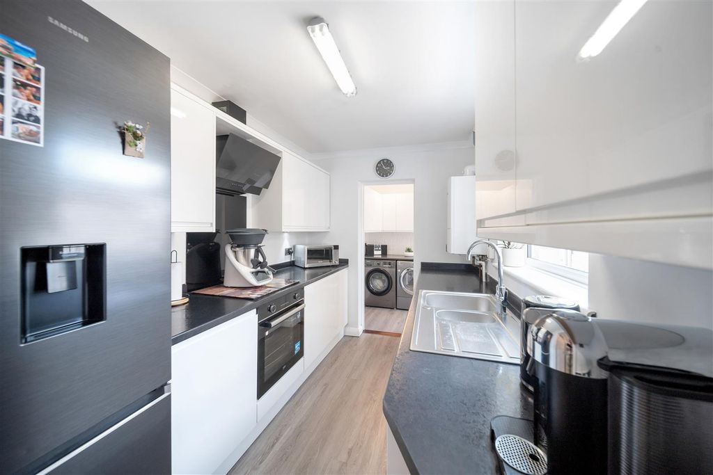 Property photo 2 of 15 8 Newton Rd-39.Jpg