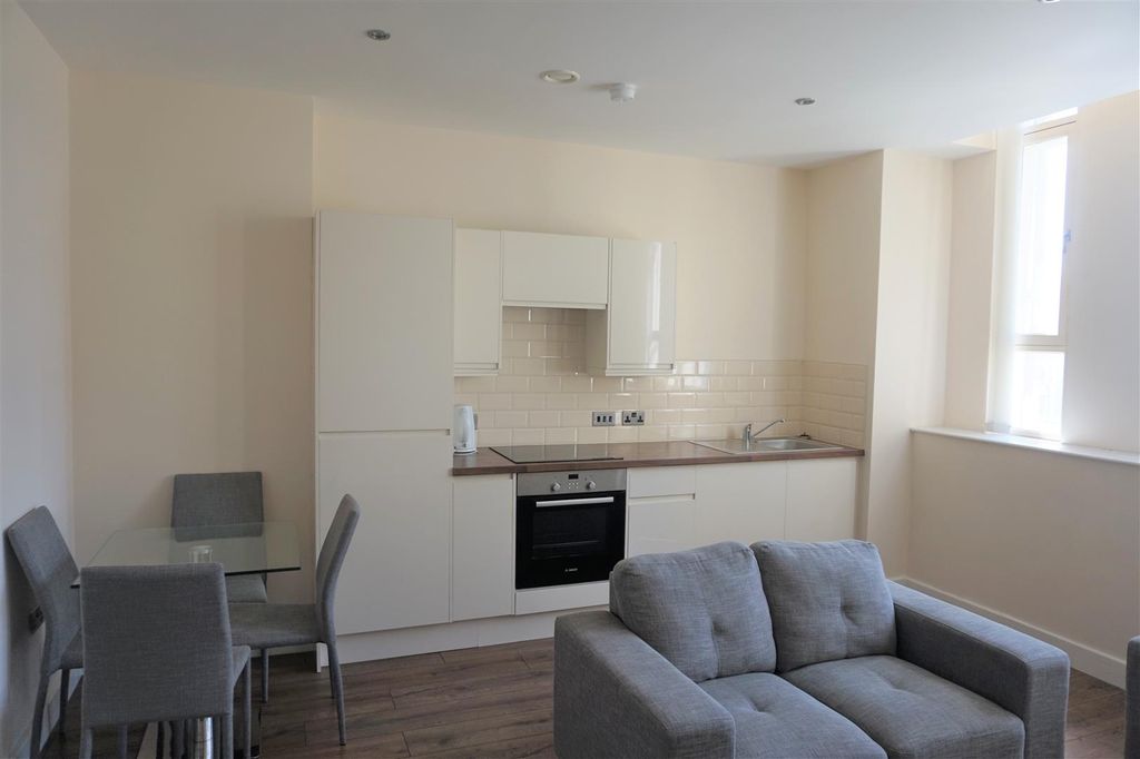 Property photo 2 of 6 Kitchen