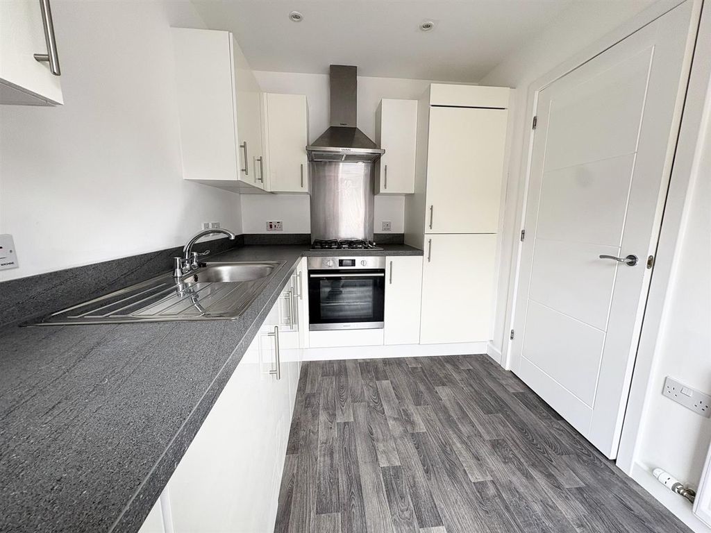 Property photo 3 of 13 215A581A-22Ea-4543-B59E-F35Efedeb601.Jpeg