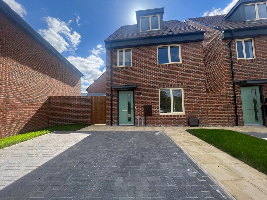 Property photo 1 of 12 Exterior