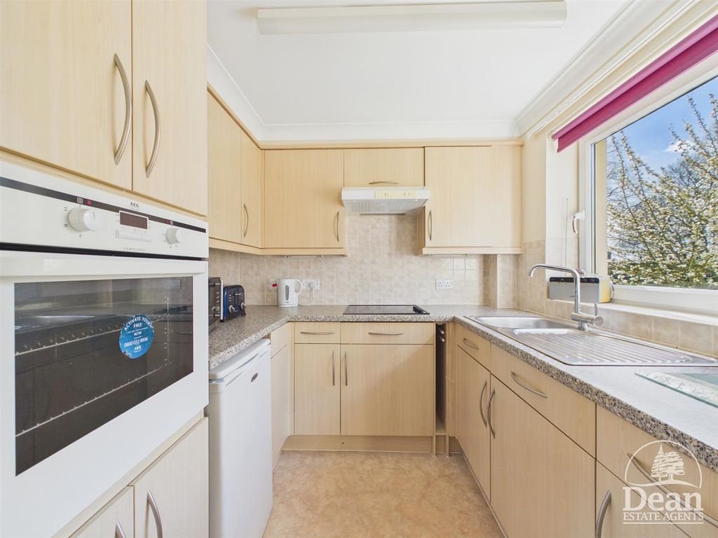 Property photo 2 of 13