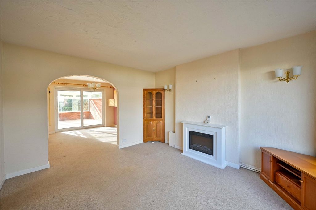 Property photo 2 of 24 Picture No. 19