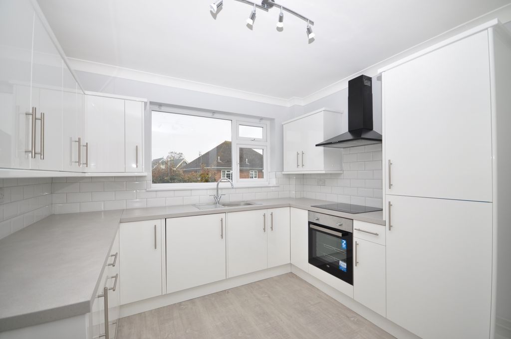 Property photo 2 of 8 Kitchen