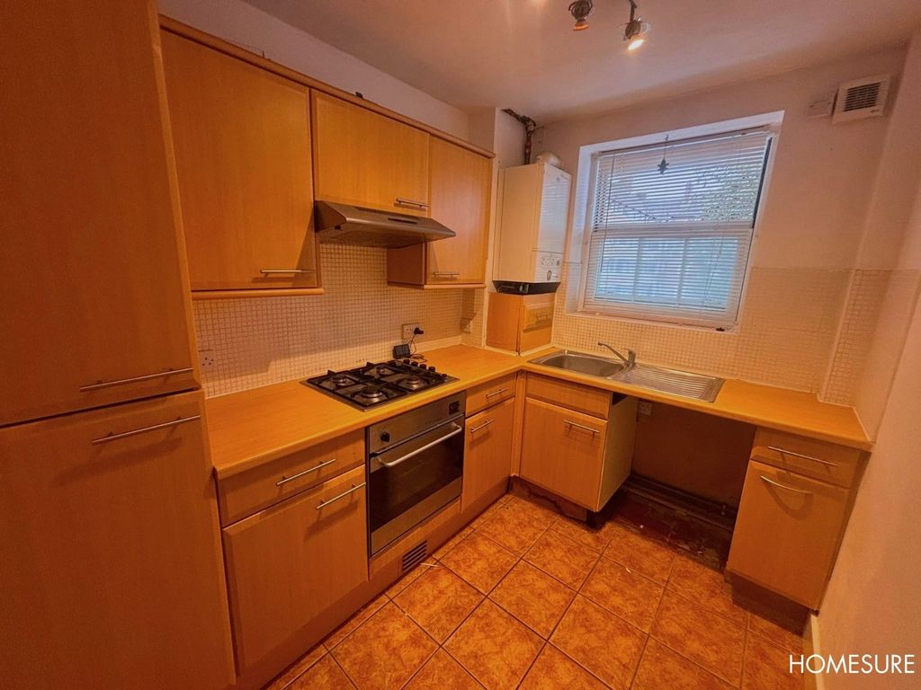 Property photo 2 of 6 Kitchen