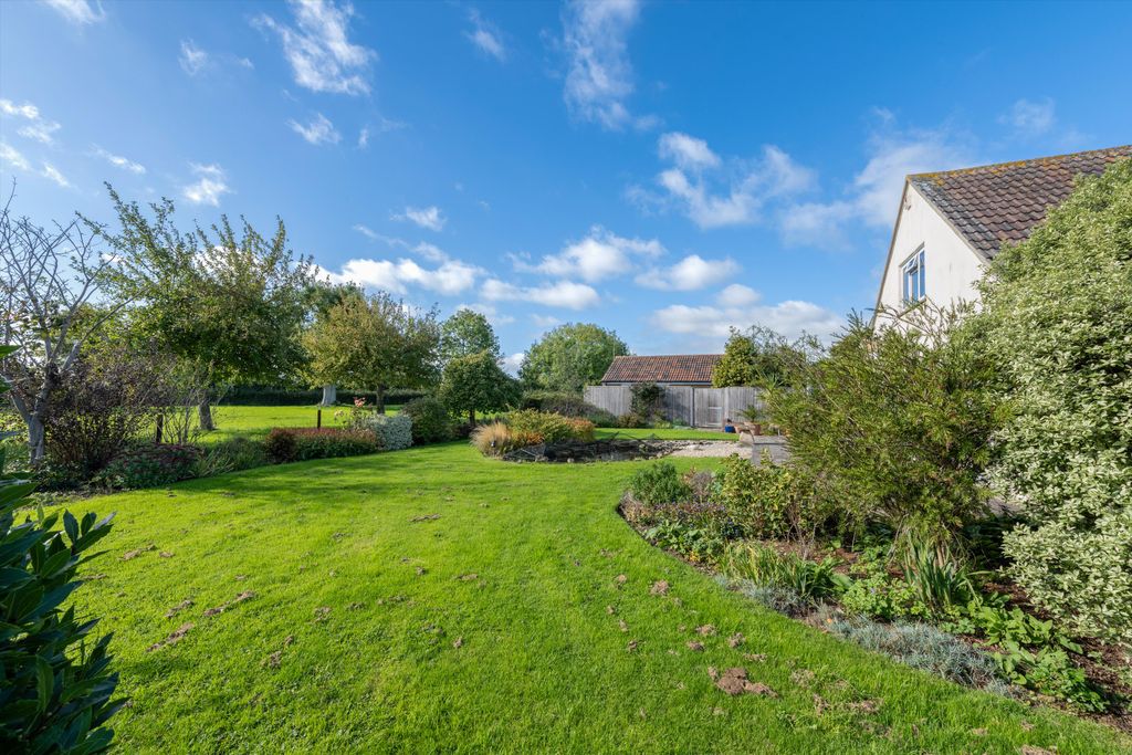 Property photo 3 of 20 Image