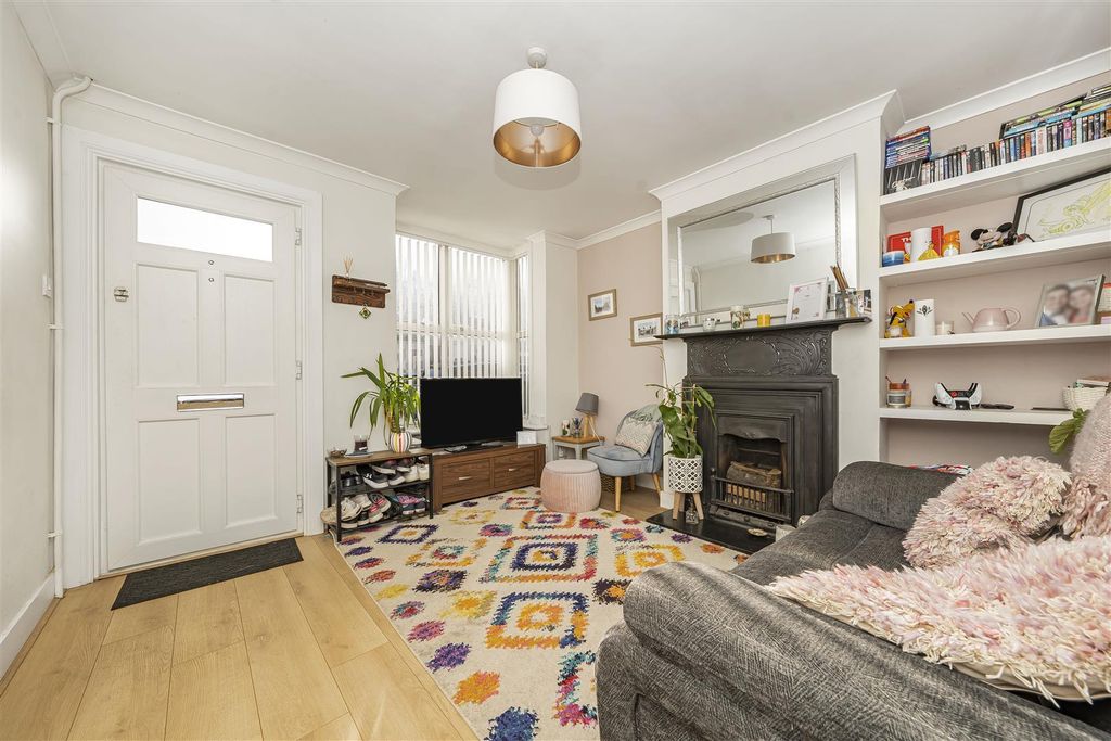 Property photo 2 of 14 Lr - 2.Jpg