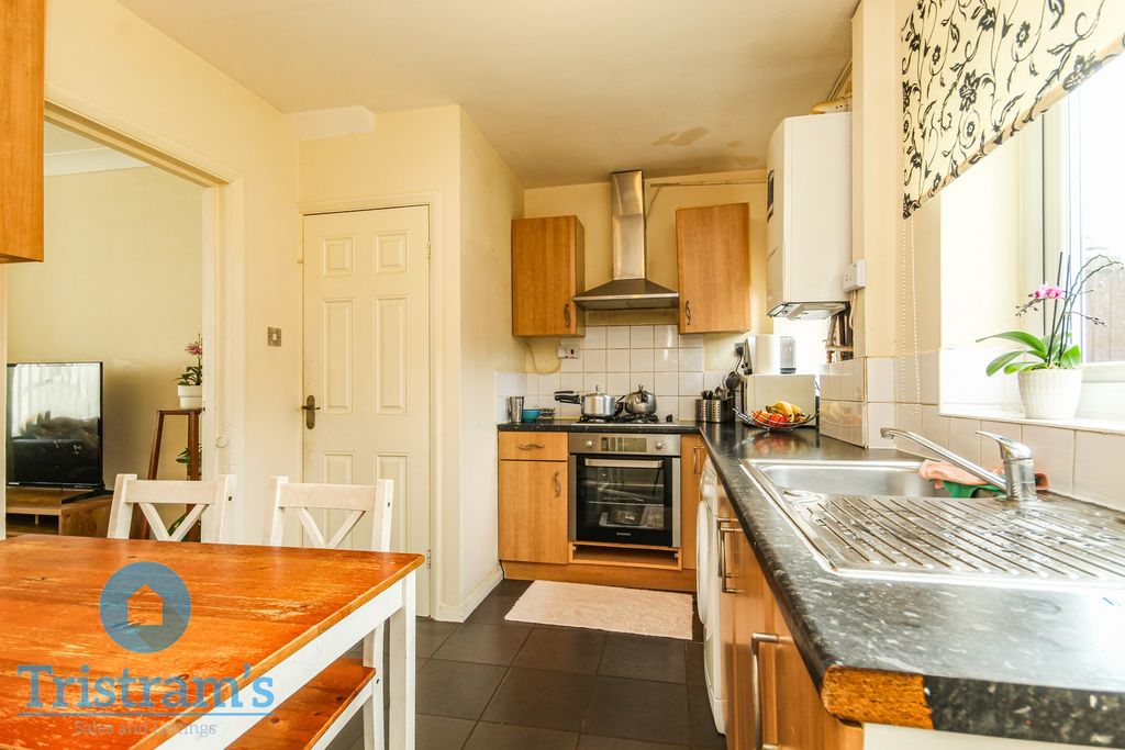 Property photo 2 of 18