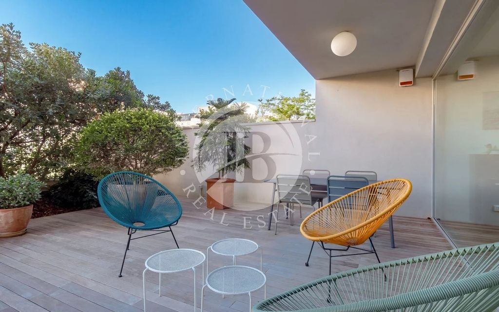 Property photo 2 of 33