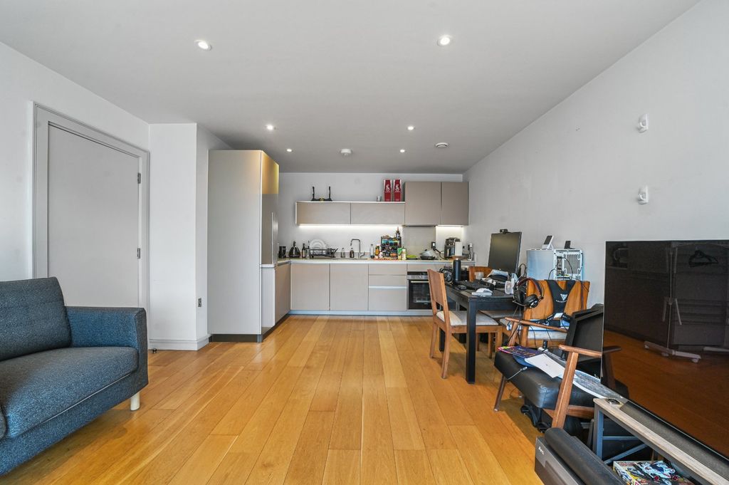 Property photo 3 of 13 Reception Room