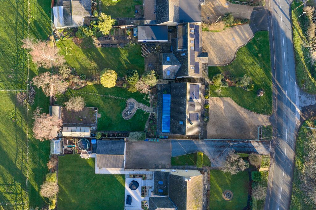 Property photo 2 of 22