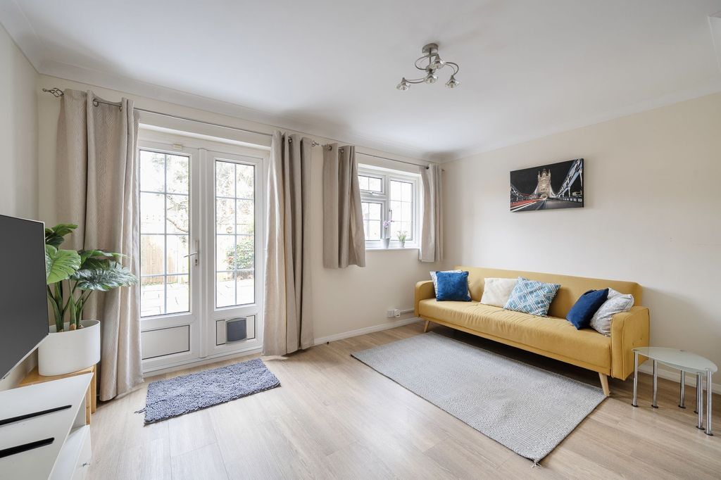 Property photo 3 of 23