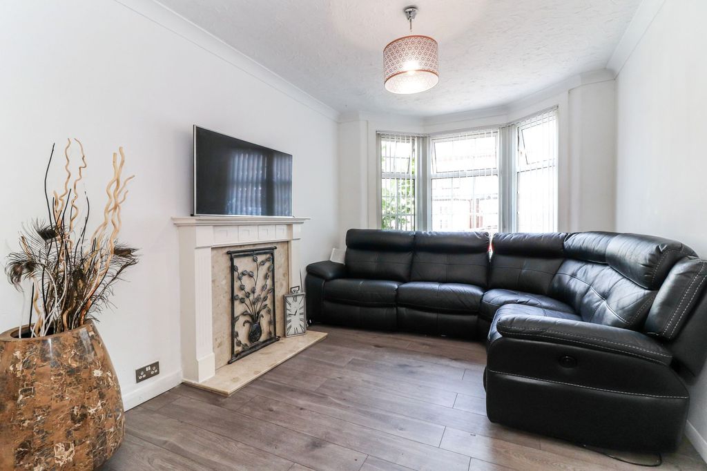 Property photo 2 of 22