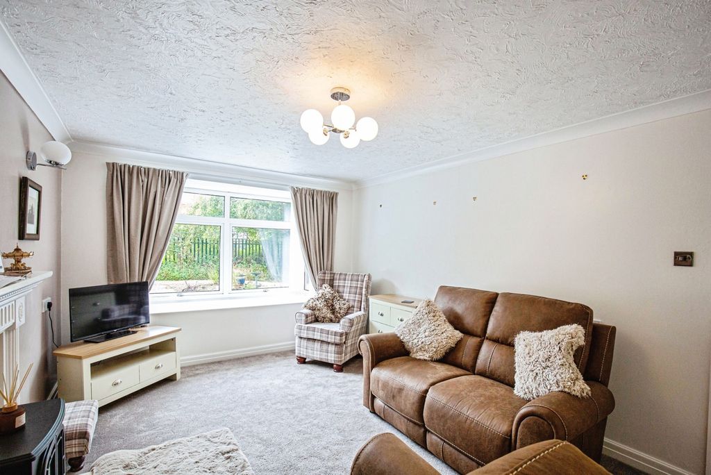 Property photo 3 of 10 Pbox-Img.Jpg