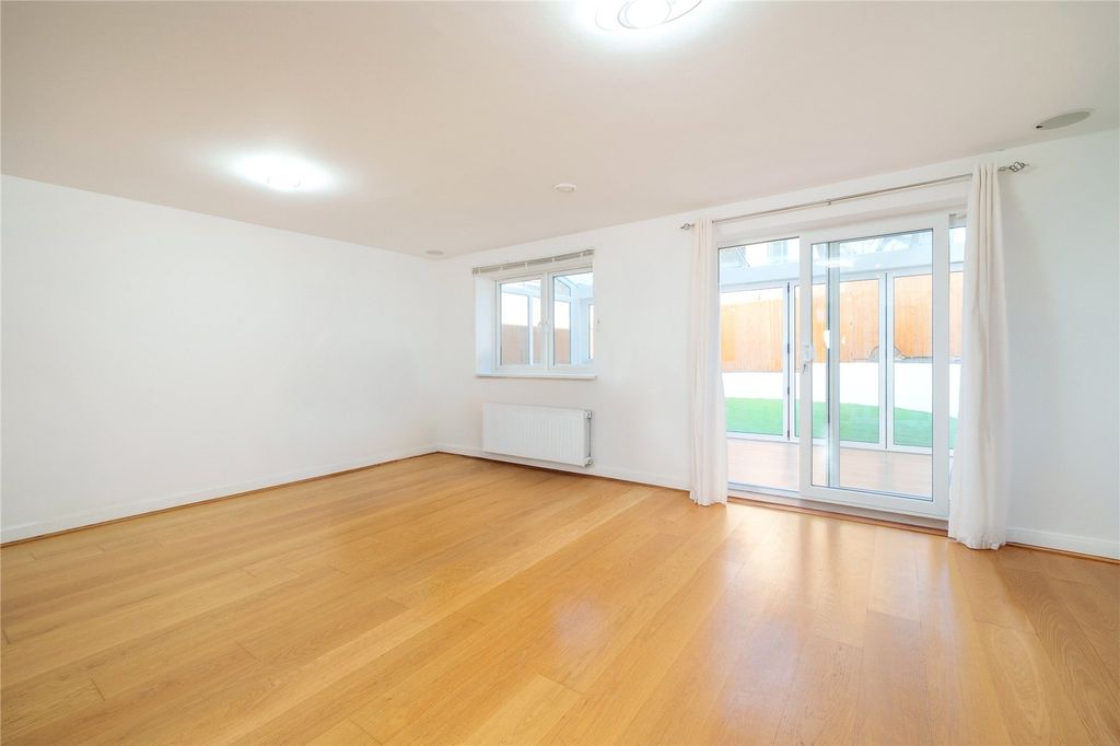 Property photo 3 of 10 Picture No. 14